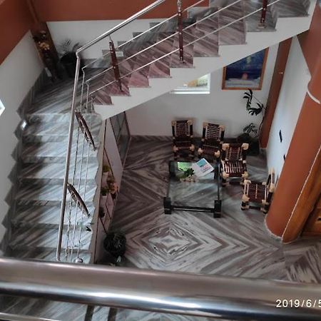 Hotel Holiday Hush Haven Shillong Exterior foto
