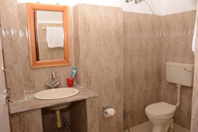 Hotel Holiday Hush Haven Shillong Exterior foto