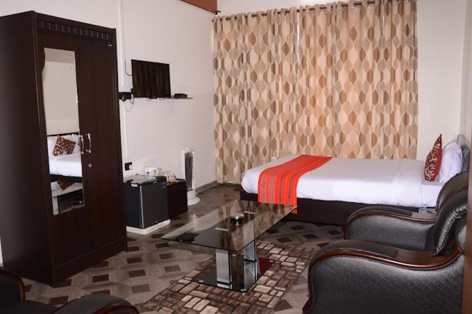 Hotel Holiday Hush Haven Shillong Exterior foto