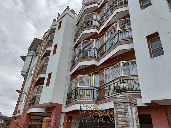 Hotel Holiday Hush Haven Shillong Exterior foto