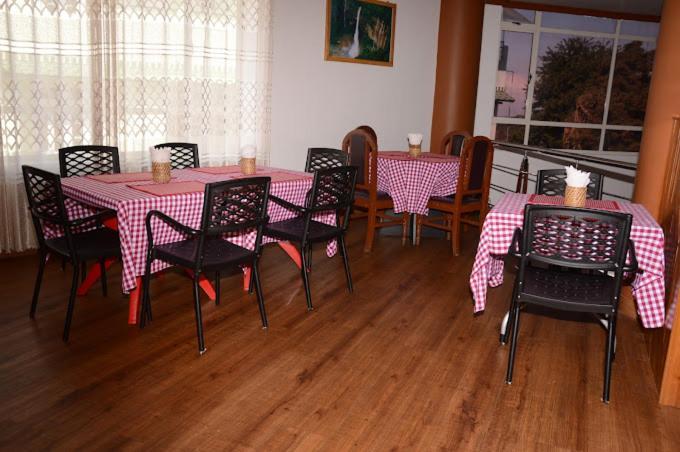 Hotel Holiday Hush Haven Shillong Exterior foto